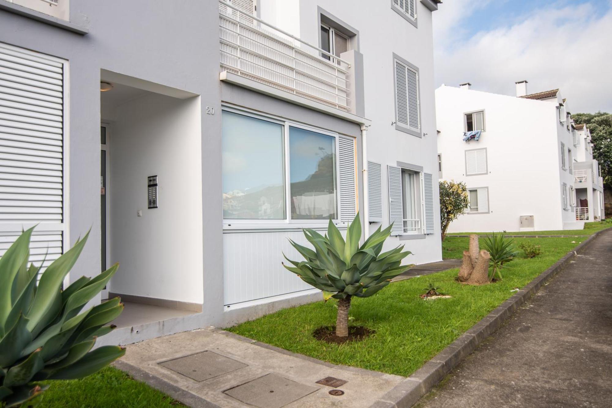P&H Holiday Beach Apt Ponta Delgada  Luaran gambar